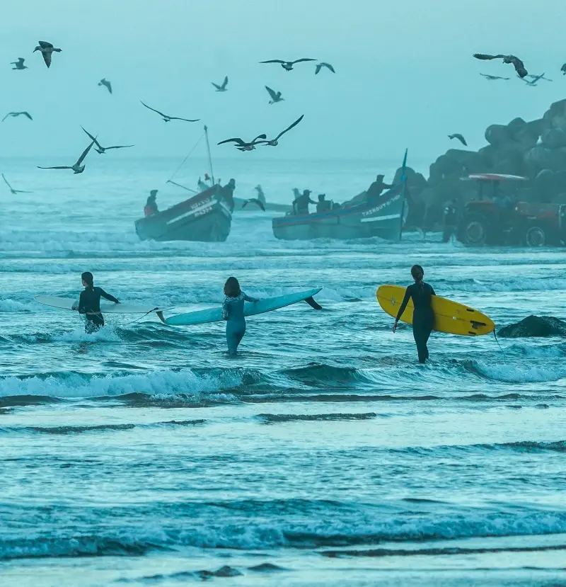 Journée Surf à Imsouane – Découvrez les Meilleures Vagues du Maroc Près d’Agadir